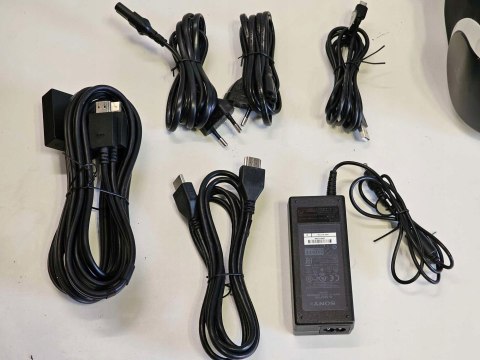 ZESTAW GOGLE PLAYSTATION VR PS4/PS5 + KAMERA V2 + 2x MOVE + 3 GRY HORRORY