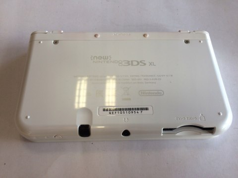 BARDZO ŁADNA KONSOLA NEW NINTENDO 3DS XL BIAŁA + RYSIK + ŁADOWARKA