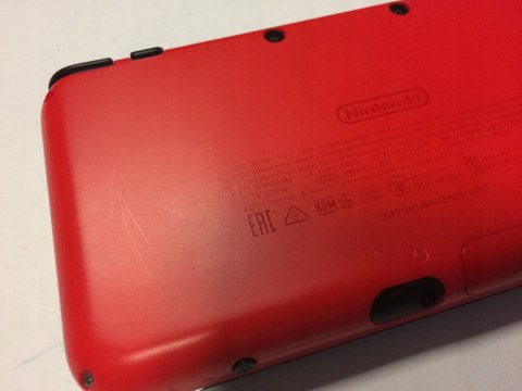 BARDZO ŁADNA KONSOLA NINTENDO 2DS XL EDYCJA POKE BALL + ŁADOWARKA + RYSIK