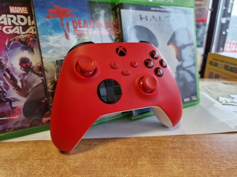 KONSOLA MICROSOFT XBOX SERIES X 1TB Z NAPĘDEM + PAD + 3 GRY