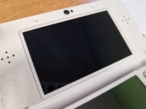 KONSOLA NEW NINTENDO 3DS BIAŁA + ANIMAL CROSSING + DODATKOWE COVER PLATE'Y