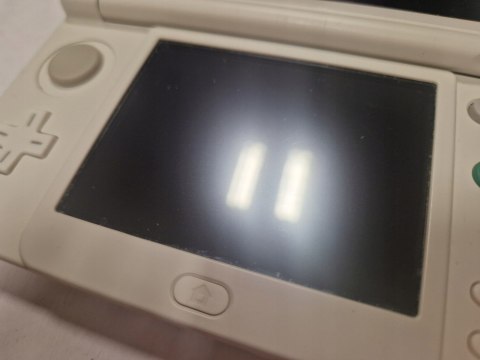 KONSOLA NEW NINTENDO 3DS BIAŁA + KARTA PAMIĘCI + RYSIK + USB