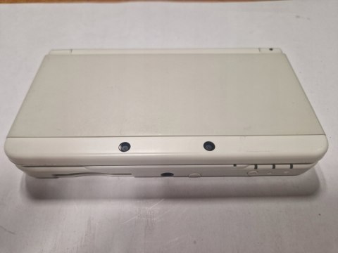 KONSOLA NEW NINTENDO 3DS BIAŁA + KARTA PAMIĘCI + RYSIK + USB