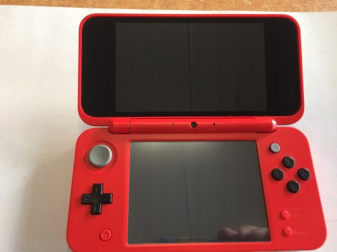 KONSOLA NINTENDO 2DS XL EDYCJA POKE BALL + PUDEŁKO + ŁADOWARKA