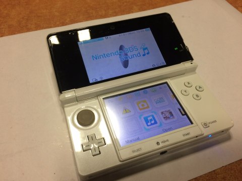 KONSOLA NINTENDO 3DS BIAŁA + ETUI + ŁADOWARKA