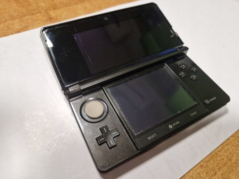 KONSOLA NINTENDO 3DS CZARNA + PUDEŁKO + ŁADOWARKA + KARTA PAMIĘCI