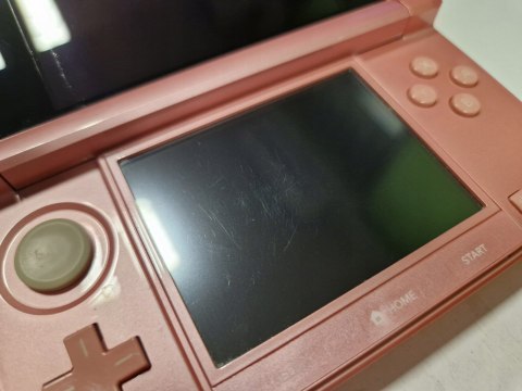 KONSOLA NINTENDO 3DS RÓŻOWA + ŁADOWARKA + ETUI + RYSIK