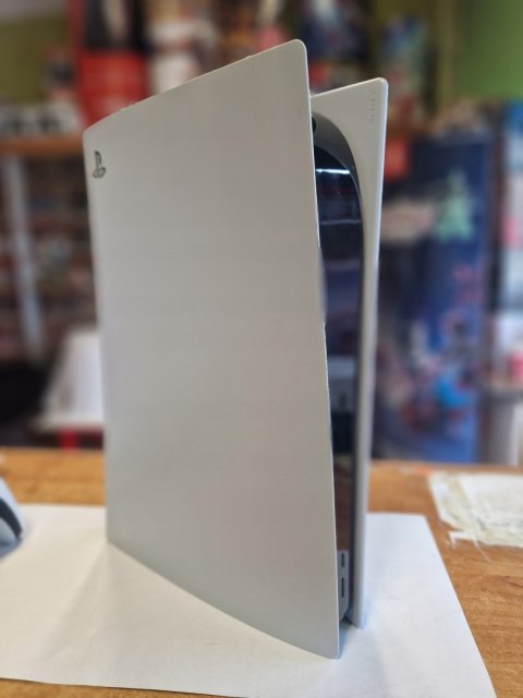 KONSOLA SONY PLAYSTATION 5 825GB SSD 1116A + 2x PAD + PODSTAWKA