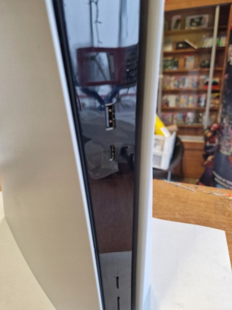 KONSOLA SONY PLAYSTATION 5 825GB SSD 1116A + 2x PAD + PODSTAWKA