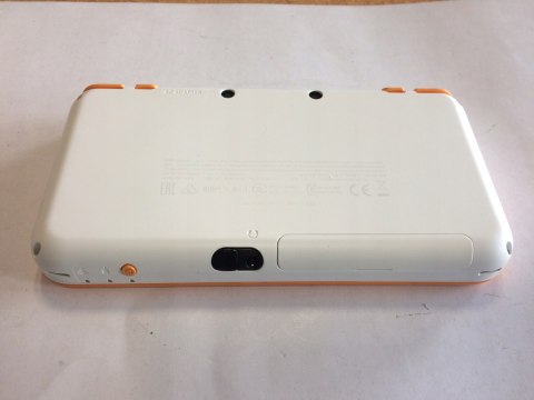 ŁADNA KONSOLA NEW NINTENDO 2DS XL BIAŁO-POMARAŃCZKOWA + RYSIK