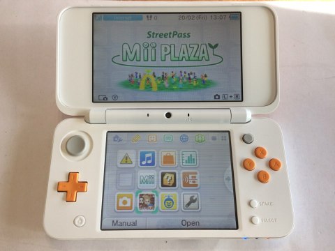 ŁADNA KONSOLA NEW NINTENDO 2DS XL BIAŁO-POMARAŃCZKOWA + RYSIK
