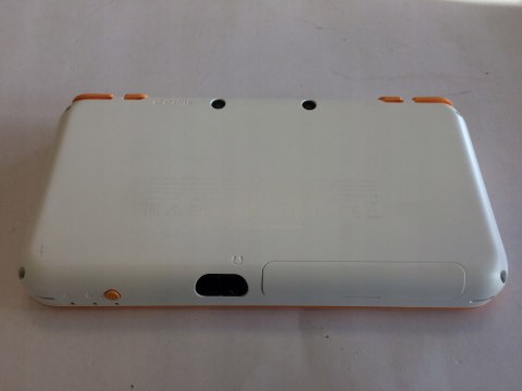ŁADNA KONSOLA NEW NINTENDO 2DS XL BIAŁO-POMARAŃCZKOWA + RYSIK