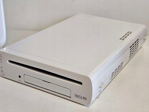 ŁADNA NINTENDO WII U 8GB + GAMEPAD + OKABLOWANIE + PUDEŁKO