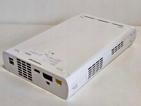 ŁADNA NINTENDO WII U 8GB + GAMEPAD + OKABLOWANIE + PUDEŁKO