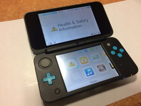 ZADBANA KONSOLA NEW NINTENDO 2DS XL NIEBIESKO-CZARNA + ETUI + RYSIK