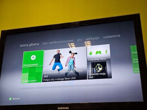 KONSOLA XBOX 360 + DYSK 20GB + DWA PADY / CAŁOŚĆ Z USTERKAMI