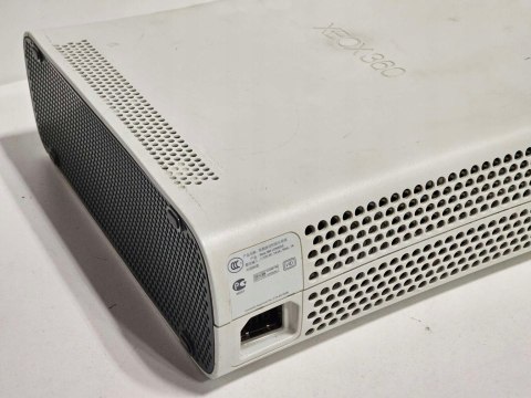 KONSOLA XBOX 360 + DYSK 20GB + DWA PADY / CAŁOŚĆ Z USTERKAMI