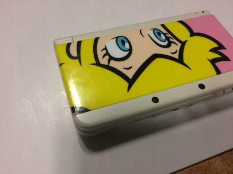KONSOLA NEW NINTENDO 3DS BIAŁA + COVER PLATE PEACH + RYSIK + USB