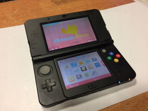 KONSOLA NEW NINTENDO 3DS CZARNA + ETUI + RYSIK + USB - ŁADNE EKRANY