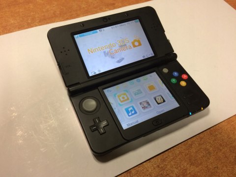 KONSOLA NEW NINTENDO 3DS EDYCJA XENOBLADE CHRONICLES + ŁADOWARKA + RYSIK