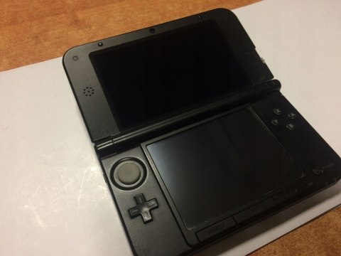 KONSOLA NINTENDO 3DS XL SREBRNA + ETUI MARIO + RYSIK + USB