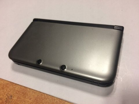 KONSOLA NINTENDO 3DS XL SREBRNA + ETUI MARIO + RYSIK + USB