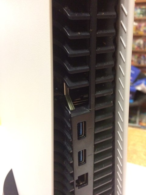 KONSOLA SONY PLAYSTATION 5 825GB Z NAPĘDEM BLU-RAY + 2 GRY + PAD