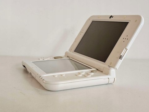 ŁADNA KONSOLA NEW NINTENDO 3DS XL BIAŁA IPS + RYSIK + ETUI + ŁADOWARKA