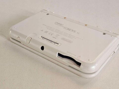ŁADNA KONSOLA NEW NINTENDO 3DS XL BIAŁA IPS + RYSIK + ETUI + ŁADOWARKA