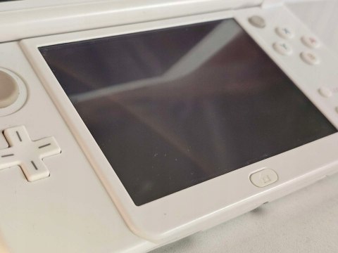 ŁADNA KONSOLA NEW NINTENDO 3DS XL BIAŁA IPS + RYSIK + ETUI + ŁADOWARKA