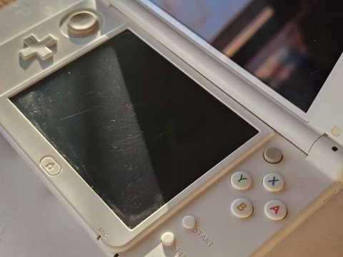 ŁADNA KONSOLA NEW NINTENDO 3DS XL BIAŁA IPS + RYSIK + ETUI + ŁADOWARKA