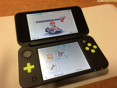 ZADBANA KONSOLA NEW NINTENDO 2DS XL CZARNO-ZIELONA + MARIO KART 7 + ETUI