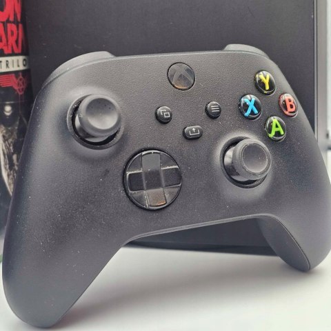 KONSOLA XBOX SERIES X 1TB Z NAPĘDEM + 3 GRY + PAD