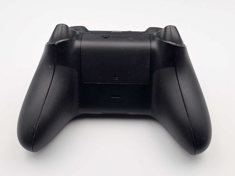 KONSOLA XBOX SERIES X 1TB Z NAPĘDEM + 3 GRY + PAD