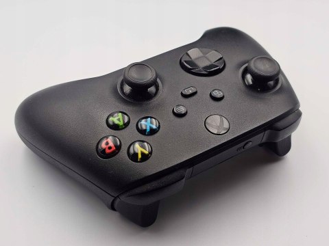 KONSOLA XBOX SERIES X 1TB Z NAPĘDEM + 3 GRY + PAD