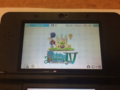 KONSOLA NEW NINTENDO 3DS CZARNA + 4 GRY + COVER PLATE' ALA DREWNO + PUDEŁKO