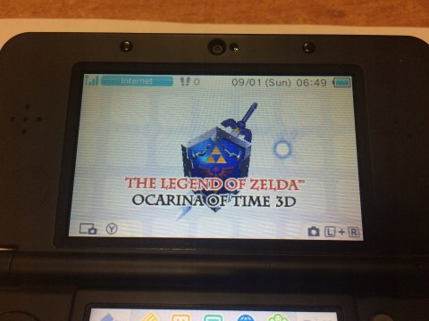 KONSOLA NEW NINTENDO 3DS CZARNA + 4 GRY + COVER PLATE' ALA DREWNO + PUDEŁKO