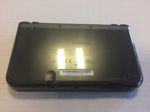 KONSOLA NEW NINTENDO 3DS XL CZARNA + ETUI + RYSIK + ŁADOWARKA