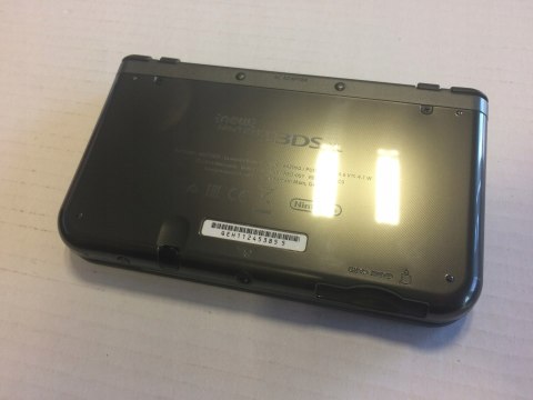 KONSOLA NEW NINTENDO 3DS XL CZARNA + ETUI + RYSIK + ŁADOWARKA