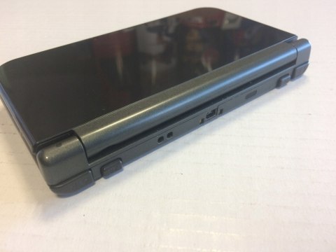 KONSOLA NEW NINTENDO 3DS XL CZARNA + ETUI + RYSIK + ŁADOWARKA