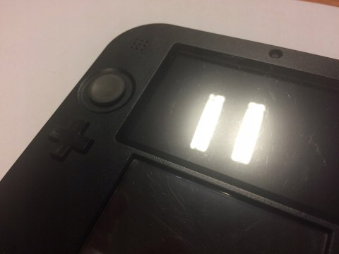KONSOLA NINTENDO 2DS + RYSIK + USB - USZKODZONY SLOT NA KARTY SD