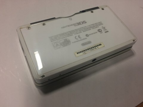 KONSOLA NINTENDO 3DS BIAŁA + ŁADOWARKA + RYSIK + ETUI + 2 ZELDY + MARIO