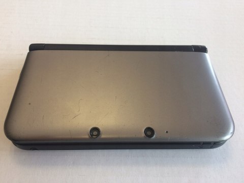 KONSOLA NINTENDO 3DS XL SREBRNA + GRA MARIO KART 7 + PUDEŁKO