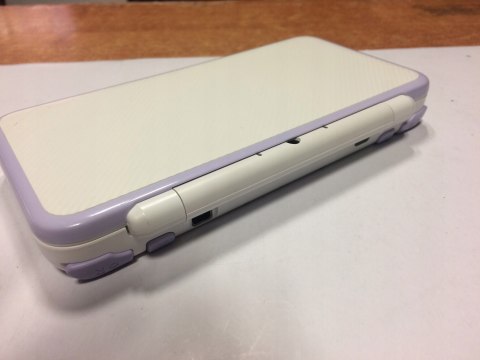 PIĘKNA ZADBANA KONSOLA NINTENDO 2DS XL W KOLORZE LAWENDOWYM + GRA TOMODACHI