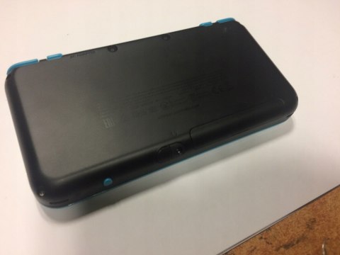 ZADBANA KONSOLA NEW NINTENDO 2DS XL NIEBIESKO-CZARNA + USB + ETUI