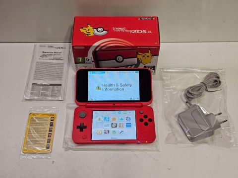 ZADBANA KONSOLA NINTENDO 2DS XL EDYCJA POKE BALL + PUDEŁKO + ŁADOWARKA