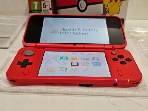 ZADBANA KONSOLA NINTENDO 2DS XL EDYCJA POKE BALL + PUDEŁKO + ŁADOWARKA