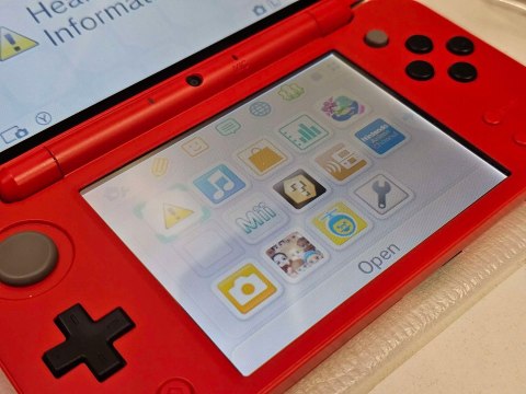 ZADBANA KONSOLA NINTENDO 2DS XL EDYCJA POKE BALL + PUDEŁKO + ŁADOWARKA