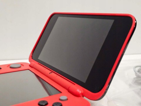 ZADBANA KONSOLA NINTENDO 2DS XL EDYCJA POKE BALL + PUDEŁKO + ŁADOWARKA