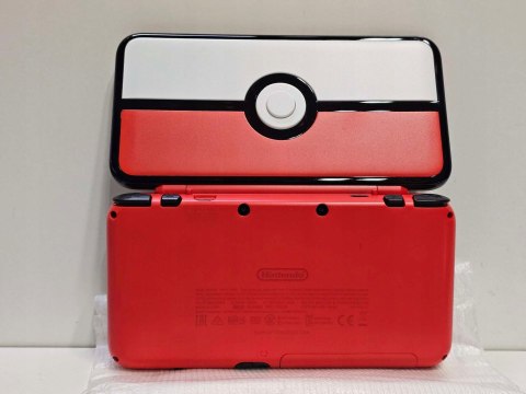 ZADBANA KONSOLA NINTENDO 2DS XL EDYCJA POKE BALL + PUDEŁKO + ŁADOWARKA